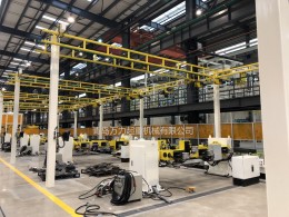 自立式起重機(jī)